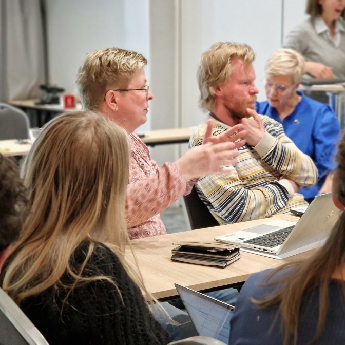 De svenskspråkiga lärarnas kompetensutveckling är hotad 
